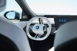 BMW เปิดศักราชใหม่อย่างเป็นทางการกับ iX3 รุ่นปี 2026 SUV พลังไฟฟ้าคันแรกบนแพลตฟอร์ม Neue Klasse ที่ว่ากันว่าเป็นรากฐานอนาคตของแบรนด์!