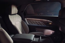 นิยามใหม่ของความ Luxury! Bentley จับมือ Boodles แบรนด์จิวเวลรี่ระดับตำนาน รังสรรค์งานคราฟต์สุดประณีตลงในยนตรกรรมรุ่นล่าสุด