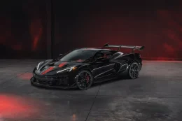 Corvette ZR1X 2026 เมื่อ ยักษ์อเมริกัน ตื่นขึ้นพร้อม 1,250 แรงม้า และขับเคลื่อนสี่ล้อไฟฟ้า!