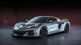 Corvette ZR1X 2026 เมื่อ ยักษ์อเมริกัน ตื่นขึ้นพร้อม 1,250 แรงม้า และขับเคลื่อนสี่ล้อไฟฟ้า!
