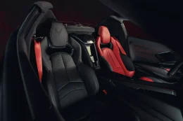 Corvette ZR1X 2026 เมื่อ ยักษ์อเมริกัน ตื่นขึ้นพร้อม 1,250 แรงม้า และขับเคลื่อนสี่ล้อไฟฟ้า!