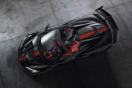 Corvette ZR1X 2026 เมื่อ ยักษ์อเมริกัน ตื่นขึ้นพร้อม 1,250 แรงม้า และขับเคลื่อนสี่ล้อไฟฟ้า!