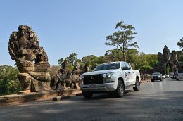 ออล-นิว มิตซูบิชิ ไทรทัน พิสูจน์ความประหยัดน้ำมันเหนือชั้น ด้วยอัตราประหยัดสูงสุด 24.71 กม./ลิตร*  ในการทดสอบเส้นทางจากกรุงเทพฯ สู่เมืองเสียมเรียบ ประเทศกัมพูชา