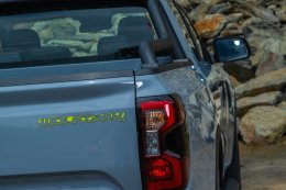 Ford Ranger WOLFTRAK เปิดตัวในไทย! รุ่นใหม่แทรกกลาง XLS และ Wildtrak เริ่ม 949,000 บาท ได้ดีเซล 2.0 Turbo 170 แรงม้า เกียร์ 10AT มีทั้ง 2WD และ 4WD