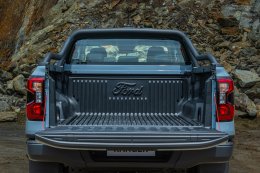Ford Ranger WOLFTRAK เปิดตัวในไทย! รุ่นใหม่แทรกกลาง XLS และ Wildtrak เริ่ม 949,000 บาท ได้ดีเซล 2.0 Turbo 170 แรงม้า เกียร์ 10AT มีทั้ง 2WD และ 4WD