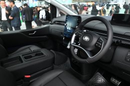 Hyundai จัดเต็มโปรแรง! ลดสูงสุด 5 แสนบาท ทั้ง SUV, MPV และ EV เชียร์ทีมชาติไทยไปด้วย คุ้มไปด้วย