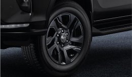 เปิดโฉม Toyota Fortuner LEADER รุ่นปี 2025 เติมออปชันแน่นขึ้น เพิ่มรุ่นใหม่ G Plus พร้อมระบบความปลอดภัยครบเซ็ต!
