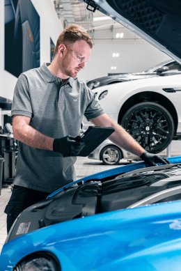 Bentley Bangkok ฉลองครบรอบ 40 ปี จัดหนักเปิดตัว Beyond Diamond Programme พร้อมปรับราคาเริ่มต้นใหม่สุดคุ้มเพียง 14.9 ล้านบาท!
