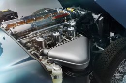 Jaguar E-Type รุ่นพิเศษ Series I Drophead Coupe ที่ถูกสร้างขึ้นใหม่จำนวน 2 คันตามคำสั่งของลูกค้าพิเศษจาก ใช้เวลาในการผลิตกว่า 2,000 ชั่วโมง!
