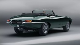 Jaguar E-Type รุ่นพิเศษ Series I Drophead Coupe ที่ถูกสร้างขึ้นใหม่จำนวน 2 คันตามคำสั่งของลูกค้าพิเศษจาก ใช้เวลาในการผลิตกว่า 2,000 ชั่วโมง!