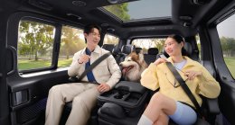 The new Hyundai STARIA Hybrid 11 ที่นั่ง เปิดราคา 2.099 ล้านบาท ชูคอนเซ็ปต์ "เดอะแบก" พร้อมลุยทุกภารกิจ