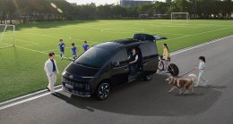The new Hyundai STARIA Hybrid 11 ที่นั่ง เปิดราคา 2.099 ล้านบาท ชูคอนเซ็ปต์ "เดอะแบก" พร้อมลุยทุกภารกิจ