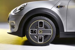 MINI Cooper SE  ใหม่ ราคาจำหน่าย: 2,290,000 บาท  (รวม MSI Standard)