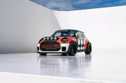 Mini JCW ควง Deus Ex Machina โชว์ผลงานสุดโต่ง "Machina & Skeg" คันเดียวในโลก