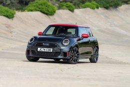 ราคาอย่างเป็นทางการ MINI John Cooper Works Convertible รุ่นใหม่ เปิดราคาที่ 3,599,000 บาท