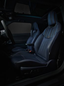 เปิดตัว MINI Cooper Paul Smith Edition รุ่นพิเศษรับปี 2569 ดีไซน์สุดจี๊ด พลังไฟฟ้า 100% เคาะราคา 1.899 ล้านบาท