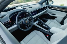 AAS x สัมมากร เปิดประสบการณ์ชีวิตลักชัวรี Drive Your Legacy พร้อม Porsche Macan Electric คู่บ้านหรู Park Heritage