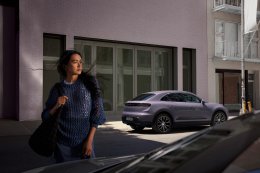 AAS x สัมมากร เปิดประสบการณ์ชีวิตลักชัวรี Drive Your Legacy พร้อม Porsche Macan Electric คู่บ้านหรู Park Heritage