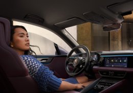 AAS x สัมมากร เปิดประสบการณ์ชีวิตลักชัวรี Drive Your Legacy พร้อม Porsche Macan Electric คู่บ้านหรู Park Heritage