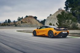 McLaren Bangkok ร่วมฉลองแบรนด์แมคลาเรนครบรอบ 60 ปี เปิดตัวรถรุ่นใหม่ล่าสุด Mclaren 750S รุ่น Coupé