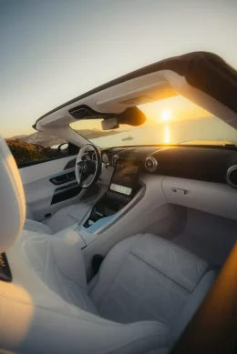 Maybach SL680 Monogram  เปิดประทุนลายแน่น แพงจัดเหมือนเอากระเป๋า LV มาทำเป็นรถ!