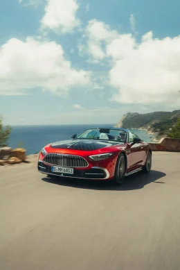 Maybach SL680 Monogram  เปิดประทุนลายแน่น แพงจัดเหมือนเอากระเป๋า LV มาทำเป็นรถ!