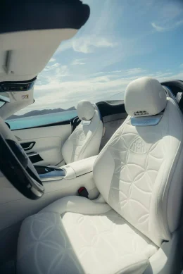 Maybach SL680 Monogram  เปิดประทุนลายแน่น แพงจัดเหมือนเอากระเป๋า LV มาทำเป็นรถ!