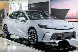 เปิดราคาอย่างเป็นทางการ ALL-NEW CAMRY เริ่มต้น 1.455 ล้านบาท! : ช่วงราคาแนะนำถึง 31 ตุลาคมนี้ ลดทันที 20,000 บาท!