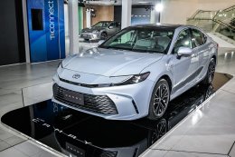 เปิดราคาอย่างเป็นทางการ ALL-NEW CAMRY เริ่มต้น 1.455 ล้านบาท! : ช่วงราคาแนะนำถึง 31 ตุลาคมนี้ ลดทันที 20,000 บาท!