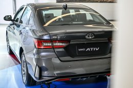 โตโยต้าเปิดราคาอย่างเป็นทางการ NEW Yaris ATIV HEV พร้อมส่งสองรุ่นให้เลือก Premium และ GR Sport เปิดราคาช่วงแนะนำอยู่ที่ 719,000 บาท และ 769,000 บาท