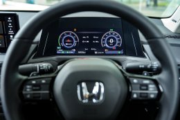 เปิดตัวแล้ว Honda Accord e:HEV ใหม่ เพิ่มออปชัน พร้อมปรับราคาถูกลง สูงสุด 70,000 บาท! เริ่ม 1.479 ลบ.