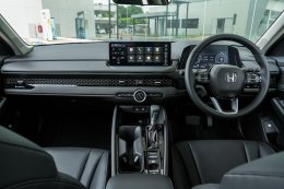 เปิดตัวแล้ว Honda Accord e:HEV ใหม่ เพิ่มออปชัน พร้อมปรับราคาถูกลง สูงสุด 70,000 บาท! เริ่ม 1.479 ลบ.