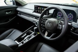เปิดตัวแล้ว Honda Accord e:HEV ใหม่ เพิ่มออปชัน พร้อมปรับราคาถูกลง สูงสุด 70,000 บาท! เริ่ม 1.479 ลบ.