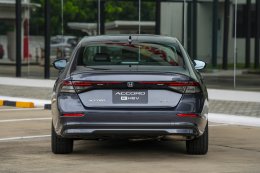 เปิดตัวแล้ว Honda Accord e:HEV ใหม่ เพิ่มออปชัน พร้อมปรับราคาถูกลง สูงสุด 70,000 บาท! เริ่ม 1.479 ลบ.