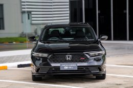 เปิดตัวแล้ว Honda Accord e:HEV ใหม่ เพิ่มออปชัน พร้อมปรับราคาถูกลง สูงสุด 70,000 บาท! เริ่ม 1.479 ลบ.