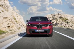 BMW เผยข้อมูล iX4 รถยนต์ไฟฟ้า 100% สไตล์ SUV Coupé บนแพลตฟอร์ม Neue Klasse สถาปัตยกรรม 800V