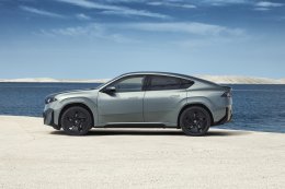 BMW เผยข้อมูล iX4 รถยนต์ไฟฟ้า 100% สไตล์ SUV Coupé บนแพลตฟอร์ม Neue Klasse สถาปัตยกรรม 800V