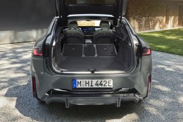 BMW เผยข้อมูล iX4 รถยนต์ไฟฟ้า 100% สไตล์ SUV Coupé บนแพลตฟอร์ม Neue Klasse สถาปัตยกรรม 800V