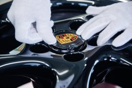 “Project Gold” – ยนตรกรรมสุดคลาสสิกสุดหายาก ปอร์เช่ 911 (Porsche 911) พร้อมแล้วสำหรับการประมูล