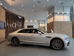 เผยโฉม Bentley Flying Spur A Hybrid ครั้งแรกในไทย! ในงาน AAS Roadshow at One Bangkok โดยบริษัท เอเอเอส ออโต้ เซอร์วิสฯ ณ "วัน แบงค๊อก" แลนด์มาร์คใหม่ใจกลางกรุงเทพฯ 