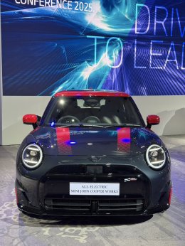 รอลุ้นราคา! ALL-ELECTRIC MINI JOHN COOPER WORKS แรง 258 แรงม้า ชาร์จเต็มวิ่งไกล 371 กม. (WLTP)