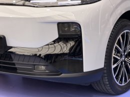Leapmotor B10 SUV ไฟฟ้าจากจีน บุกไทยเริ่ม 6.88 แสน! ฟีเจอร์แน่น สมรรถนะจัดเต็ม แต่จะสู้ศึก EV บ้านเราไหวมั้ย?
