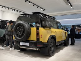 Land Rover Thailand เปิดตัว DEFENDER 110 Trophy Edition ที่พกพาความแกร่งมาเต็มพิกัดในราคา 7.799 ลบ. (CBU) 