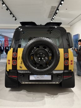 Land Rover Thailand เปิดตัว DEFENDER 110 Trophy Edition ที่พกพาความแกร่งมาเต็มพิกัดในราคา 7.799 ลบ. (CBU) 