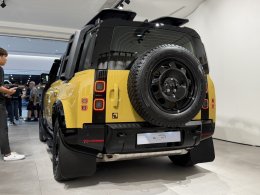 Land Rover Thailand เปิดตัว DEFENDER 110 Trophy Edition ที่พกพาความแกร่งมาเต็มพิกัดในราคา 7.799 ลบ. (CBU) 