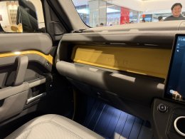 Land Rover Thailand เปิดตัว DEFENDER 110 Trophy Edition ที่พกพาความแกร่งมาเต็มพิกัดในราคา 7.799 ลบ. (CBU) 