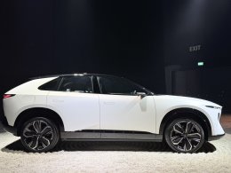 Mazda CX-6e เปิดราคาไทย 1.259 ล้านบาท รถไฟฟ้า 100% จาก Mazda จัดเต็ม 258 แรงม้า วิ่งไกล 555 กม.