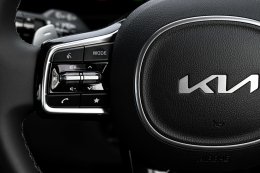 The new Kia Carnival HEV 7-seater เปิดตัวอย่างเป็นทางการในไทย พร้อมสโลแกน "Built for Every Move of Life"