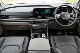 The new Kia Carnival HEV 7-seater เปิดตัวอย่างเป็นทางการในไทย พร้อมสโลแกน "Built for Every Move of Life"