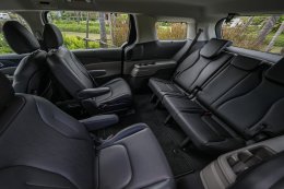 The new Kia Carnival HEV 7-seater เปิดตัวอย่างเป็นทางการในไทย พร้อมสโลแกน "Built for Every Move of Life"
